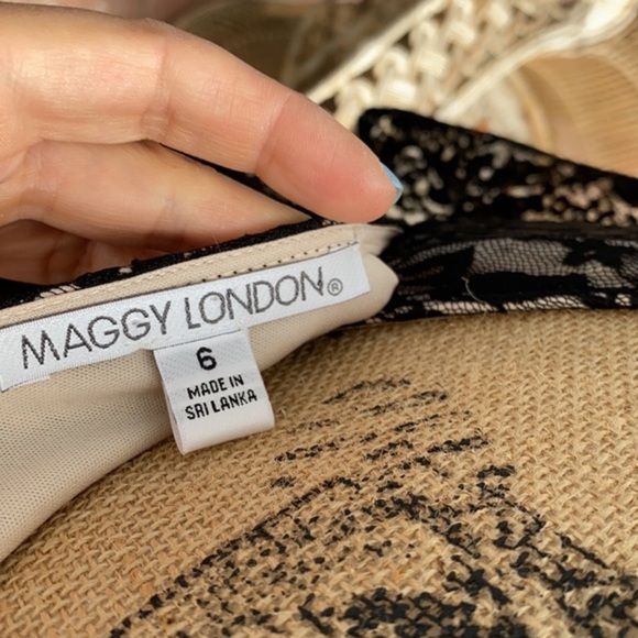🖤🖤🖤Maggy London 6 Small pinup dress lace tan stretch - Picture 8 of 9